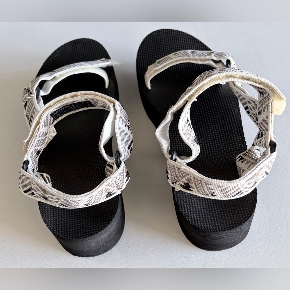 Teva Original Universal Women’s 10 Aztec print Strappy Sandals Black/White EUC - Picture 4 of 8